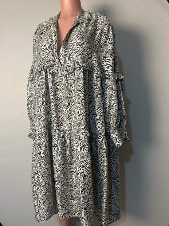 Sandro Dresses & Skirts - Sandro Paris Women’s 100%Silk Zebra Print Shift Dress Layered Size 42